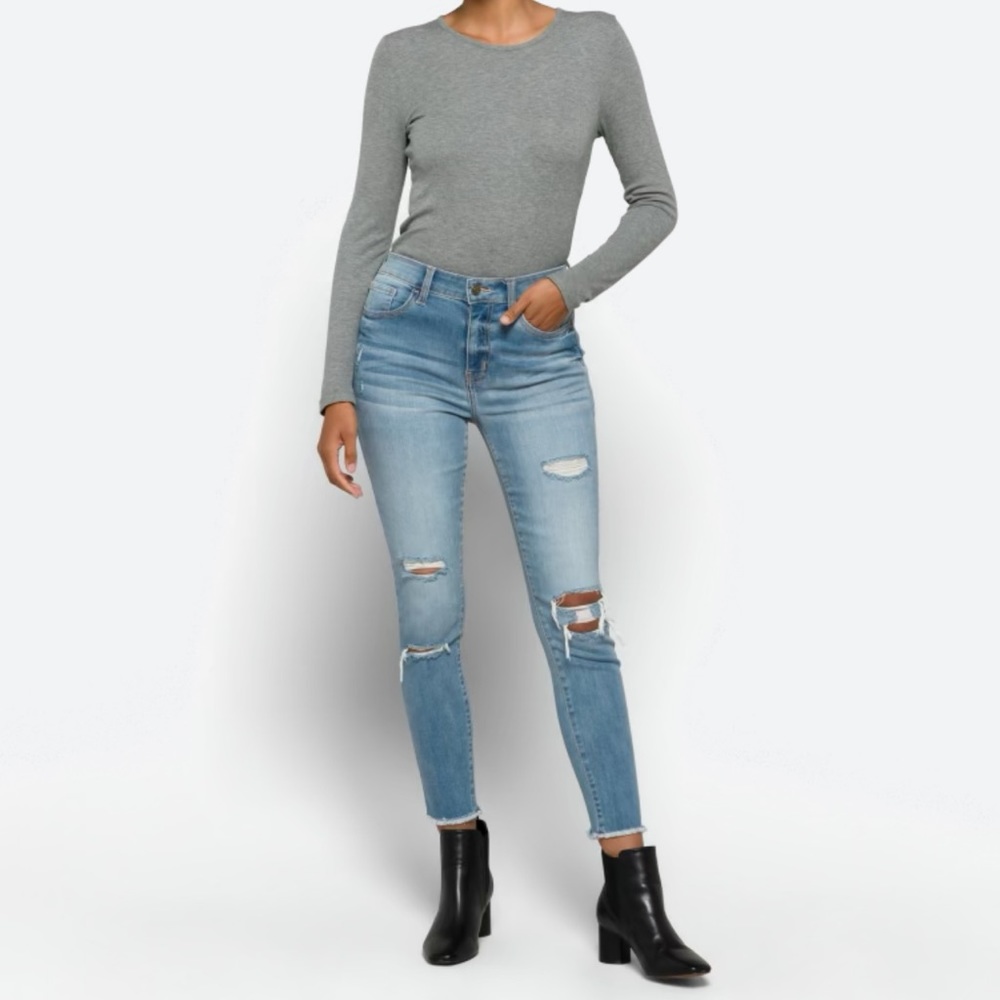NWT Studio Blue Distressed Jeans